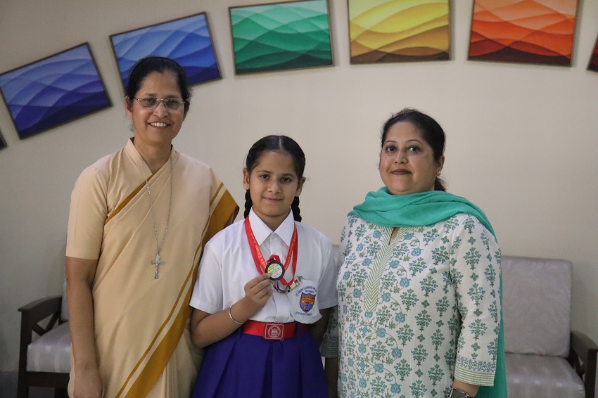 MEDAL AT DRAWING COMPETITION